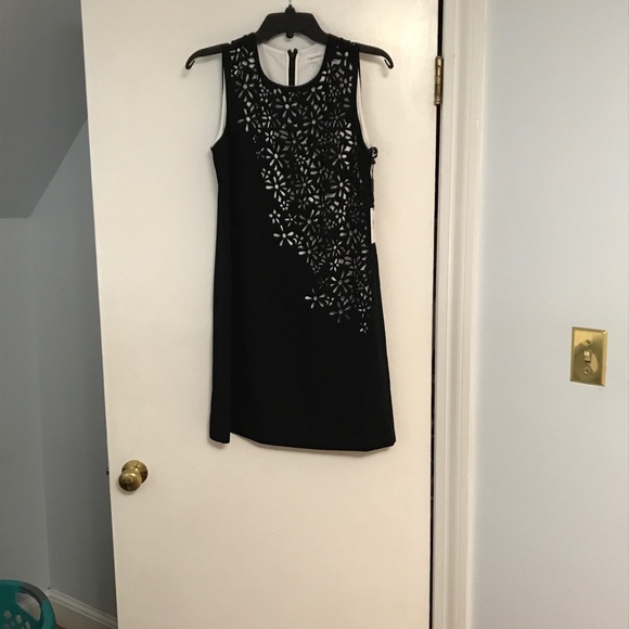 Dress - Picture 4 of 4
